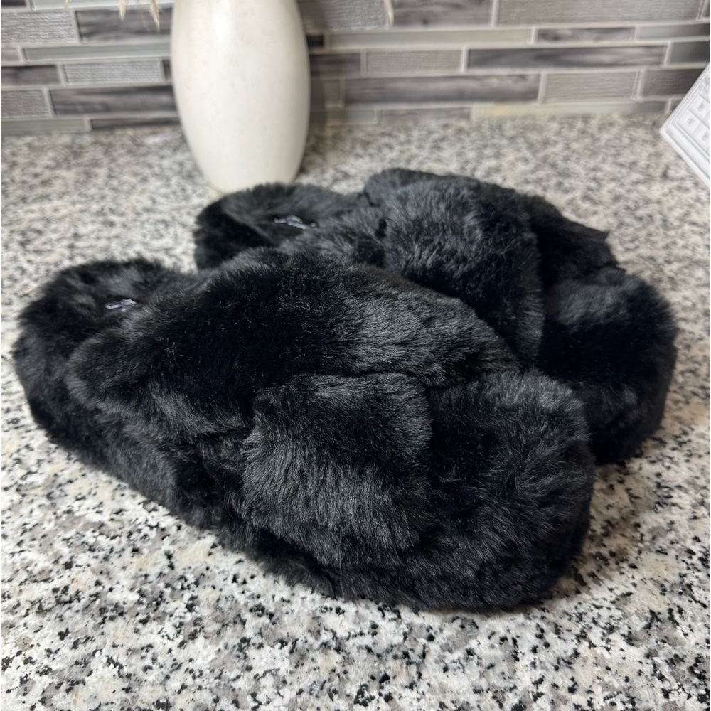 PINK Victoria's Secret Black Fuzzy Slippers